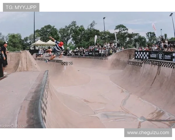 成都滑板队在世界攀岩锦标赛中的表现与经验总结分析